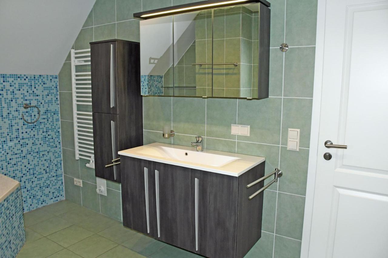 Schoenes Ferienhaus Mit Kamin Und Sauna Im Ostseebad Sellin Exterior photo