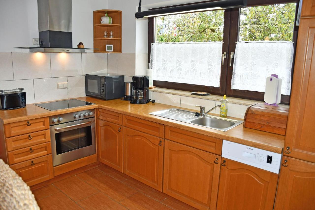 Schoenes Ferienhaus Mit Kamin Und Sauna Im Ostseebad Sellin Exterior photo