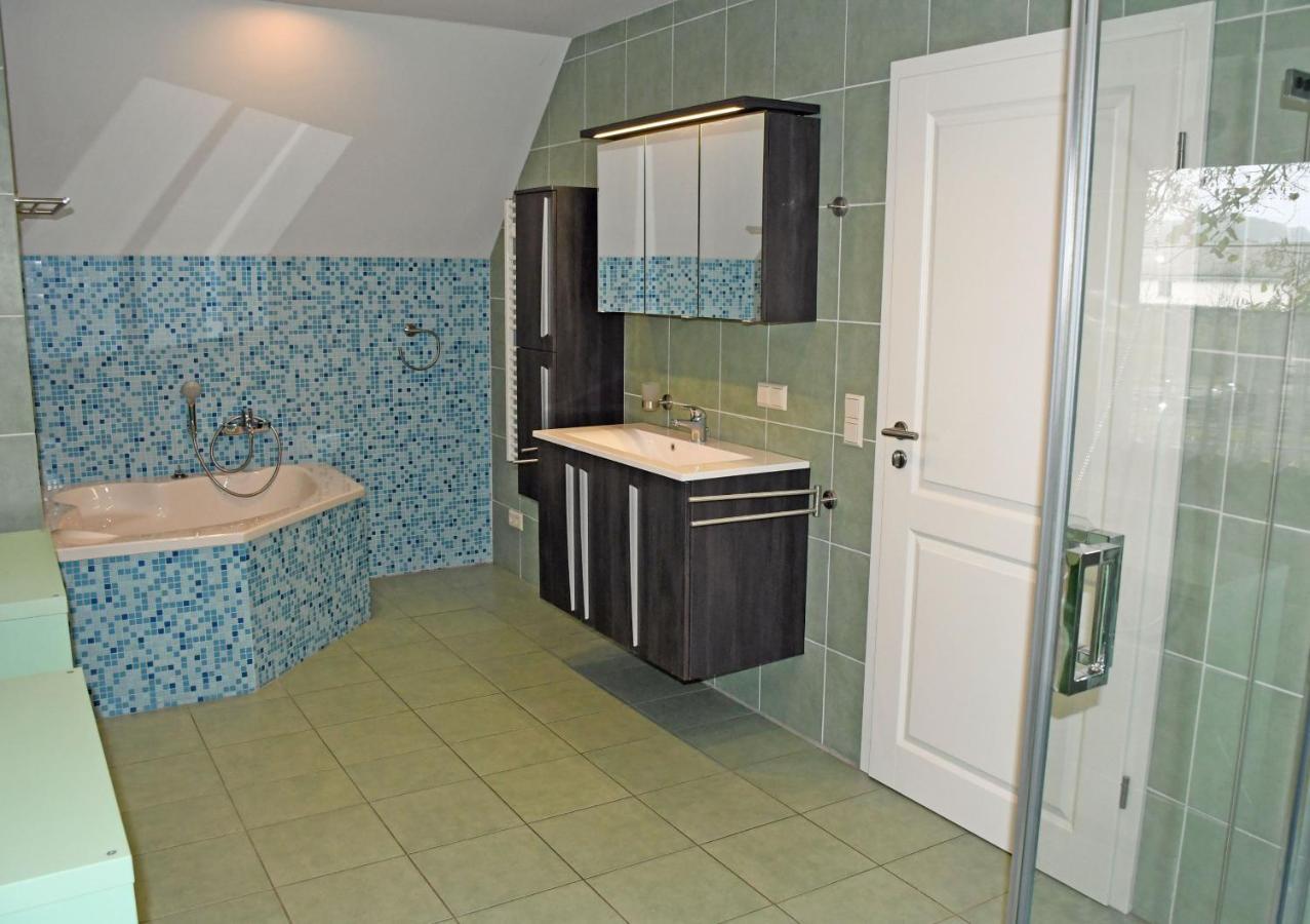 Schoenes Ferienhaus Mit Kamin Und Sauna Im Ostseebad Sellin Exterior photo